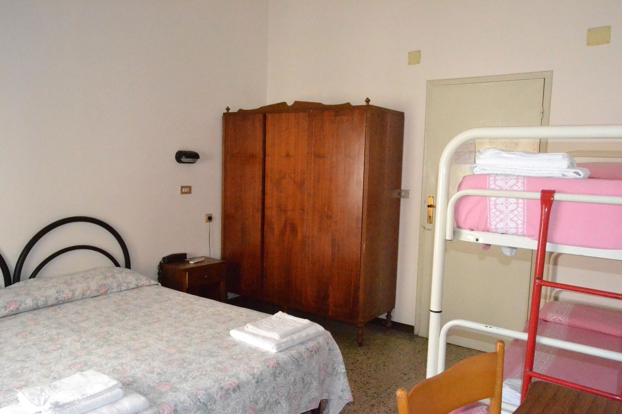 Hotel Laika Rimini Buitenkant foto
