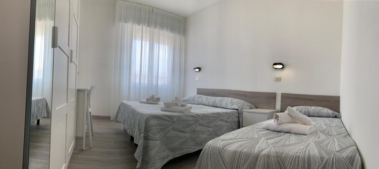 Hotel Laika Rimini Buitenkant foto