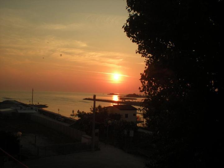 Hotel Laika Rimini Buitenkant foto
