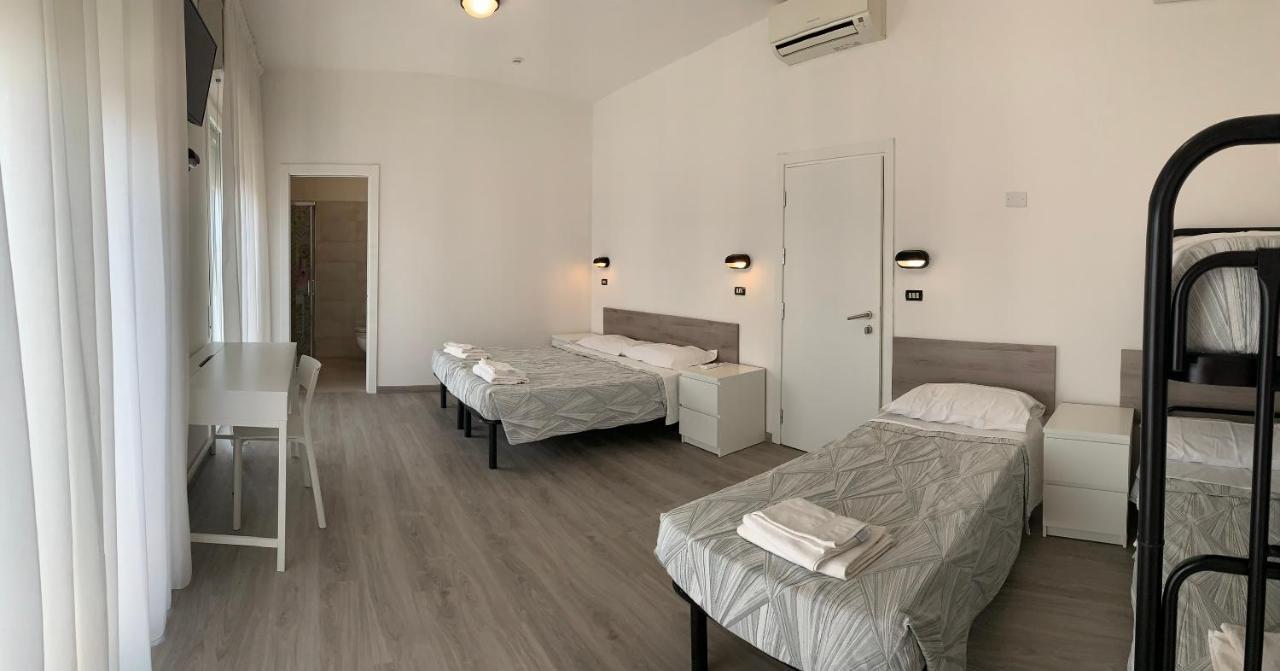 Hotel Laika Rimini Buitenkant foto