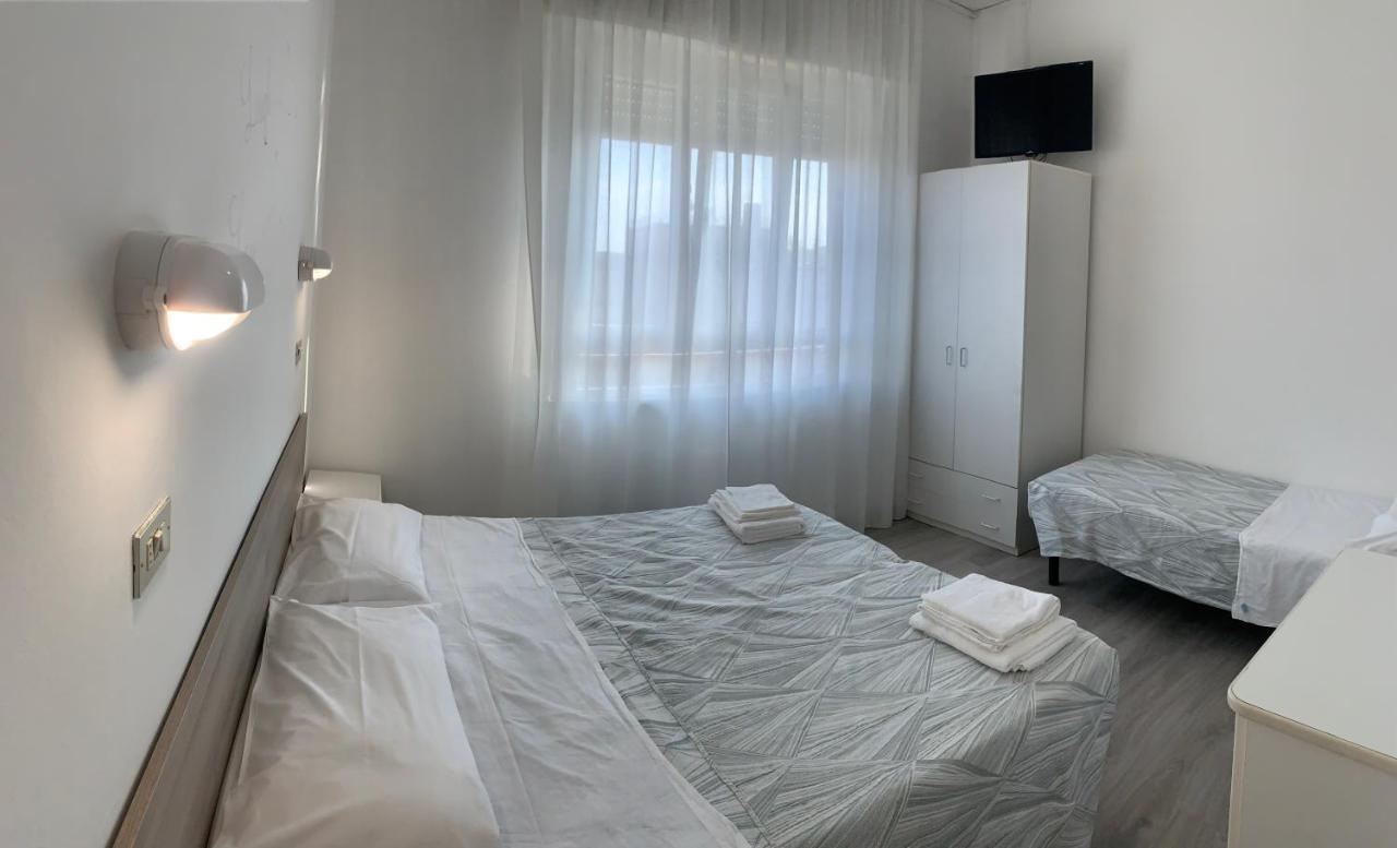 Hotel Laika Rimini Buitenkant foto