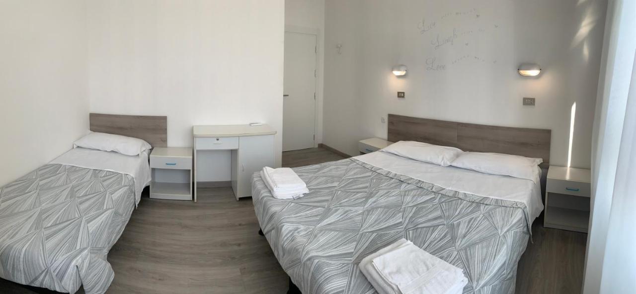 Hotel Laika Rimini Buitenkant foto